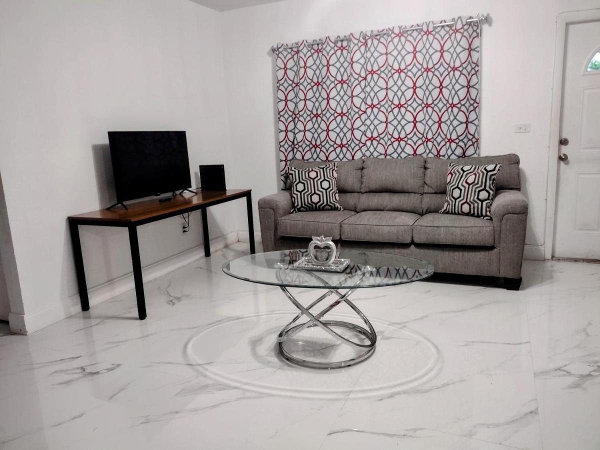 Cheerful 3-Bedroom Home /Ac+ Free Parking Норт Маями Бийч Екстериор снимка